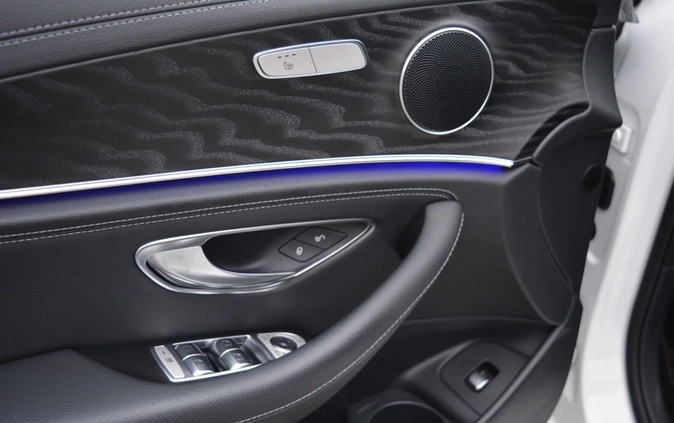 Mercedes-Benz Klasa E cena 189900 przebieg: 98936, rok produkcji 2021 z Leszno małe 92
